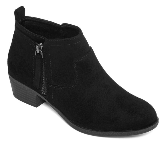 Arizona Jean Company Shoes - NWT Arizona short black booties